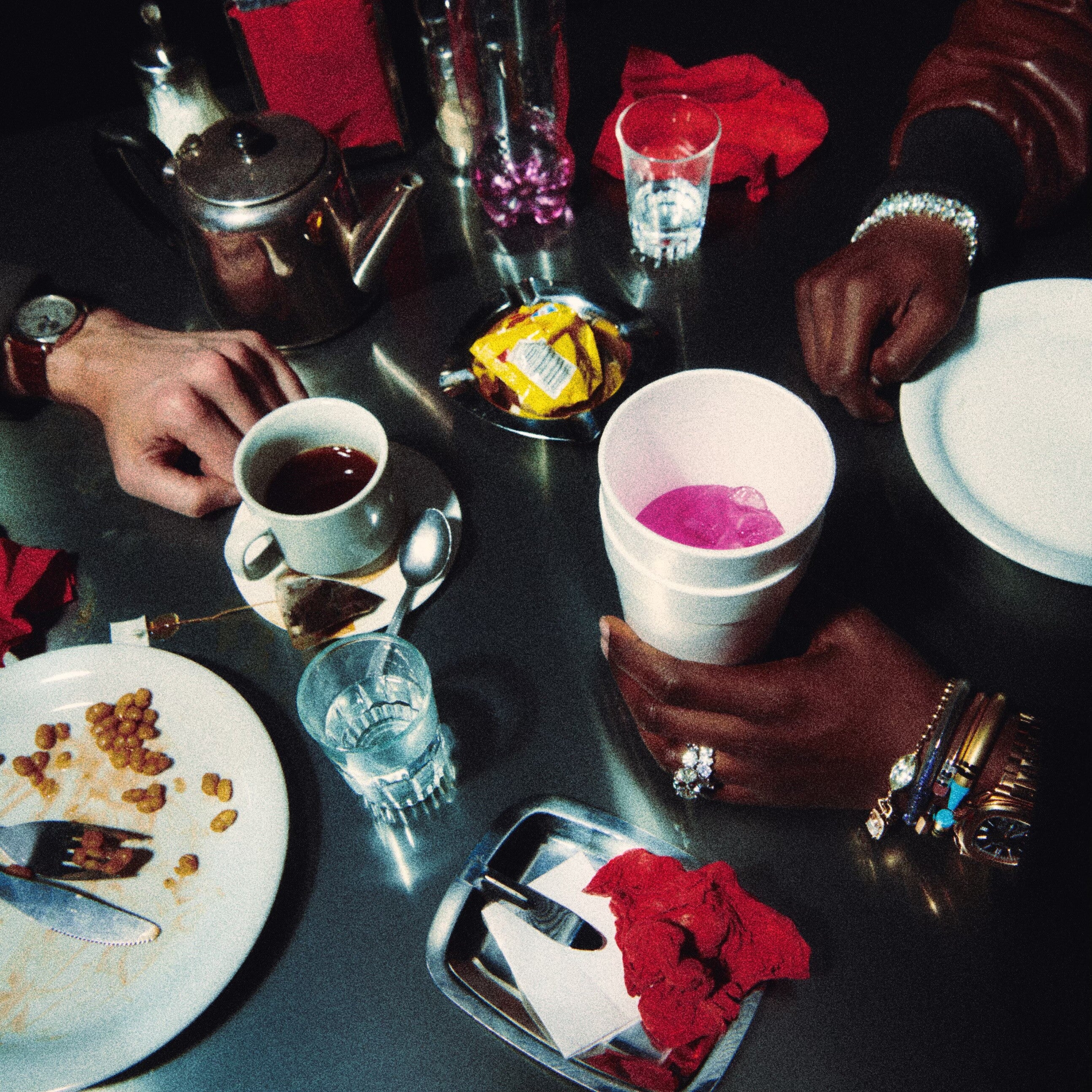 https://images.bravado.de/prod/product-assets/product-asset-data/lil-yachty/lil-yachty-d2c-tt/products/511930/web/504380/image-thumb__504380__3000x3000_original/James-Blake-Lil-Yachty_Bad-Cameo_LP_s511930_o5848587_a504380_v12471460.f0d06906.jpeg