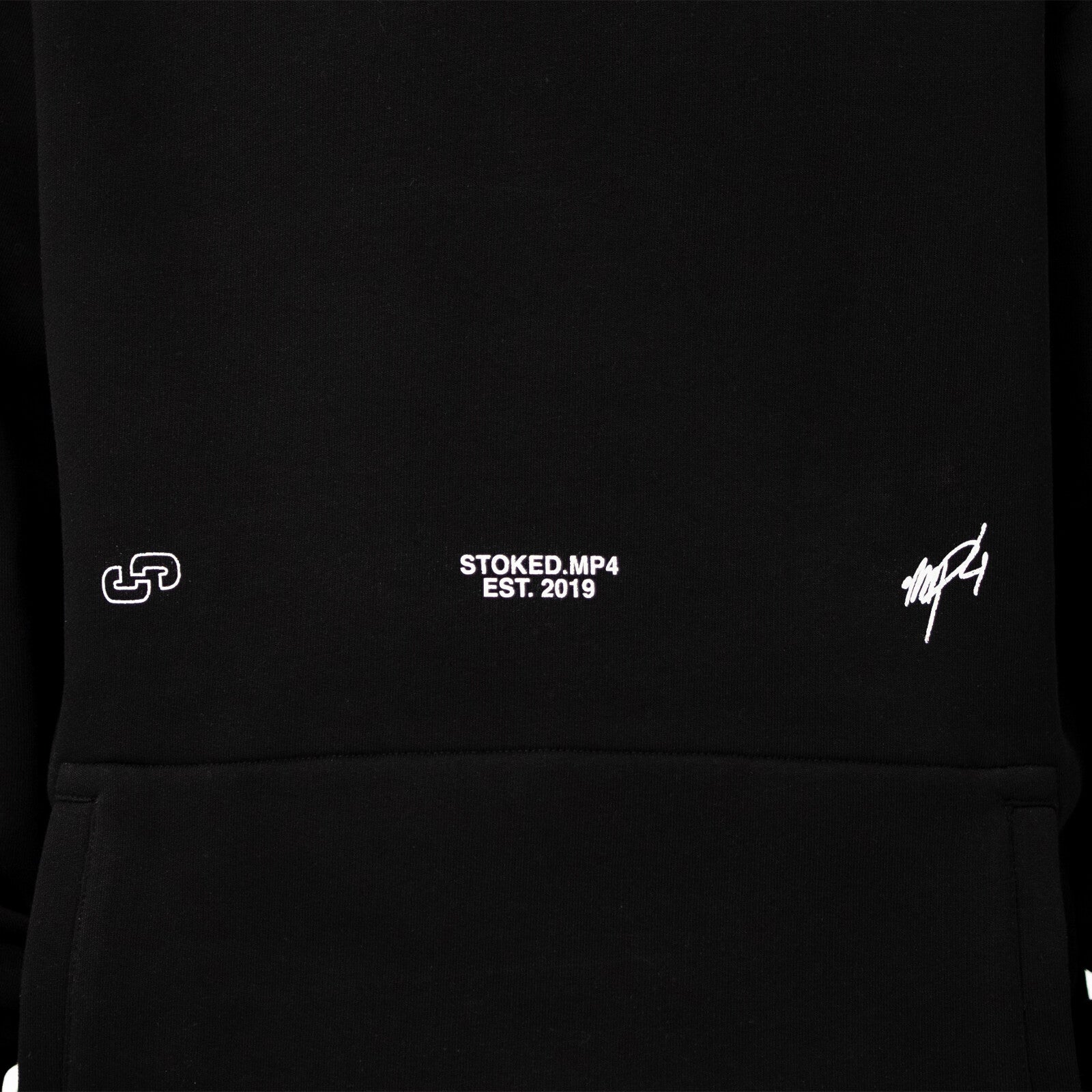https://images.bravado.de/prod/product-assets/stoked/stoked/products/512148/web/531109/image-thumb__531109__3000x3000_original/STOKED_Basic-Hoodie-Black_Capsule-Collection_s512148_o5984182_a531109_v13086824.b859b670.jpg