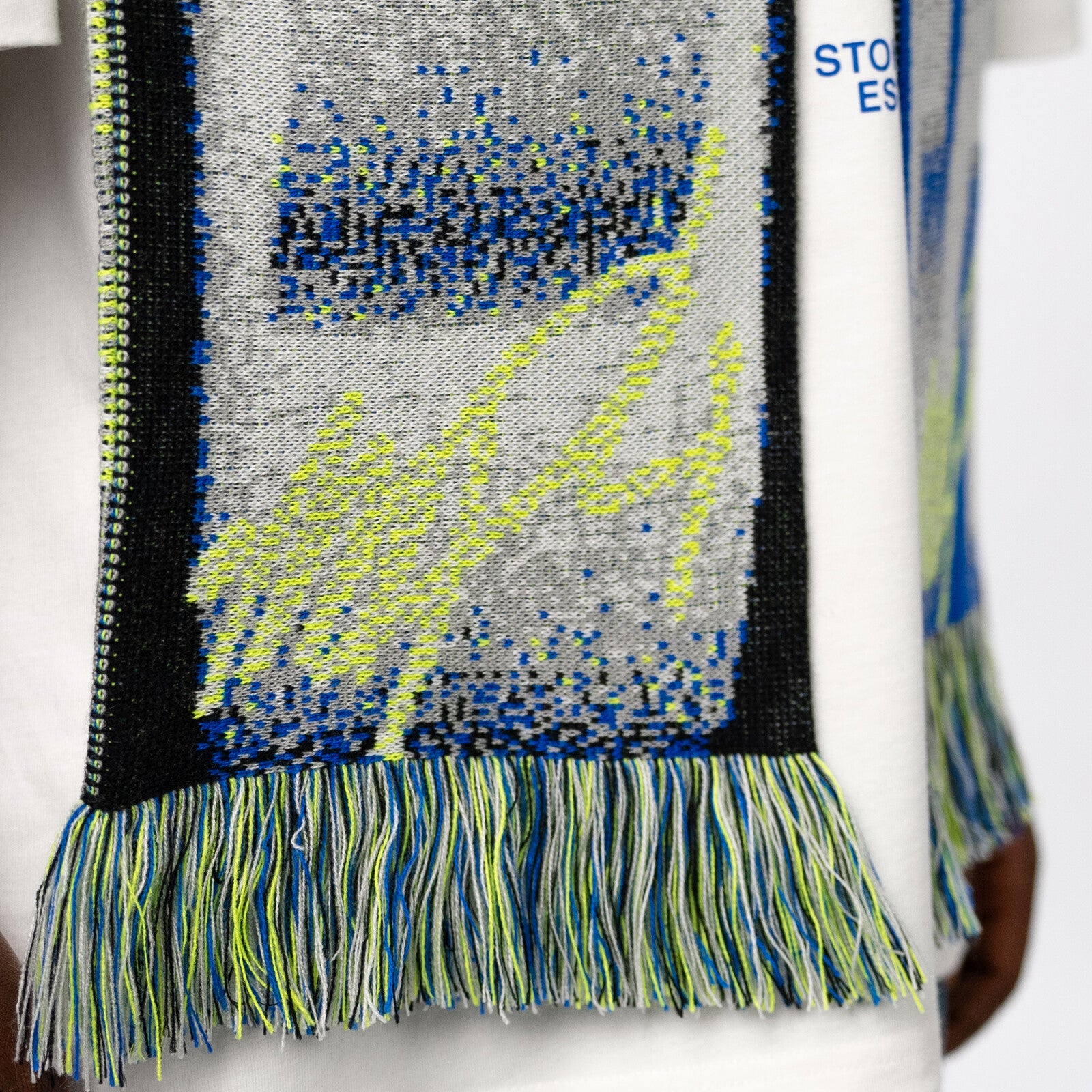 https://images.bravado.de/prod/product-assets/stoked/stoked/products/512150/web/531116/image-thumb__531116__3000x3000_original/STOKED_Scarf_Schal_s512150_o5984234_a531116_v13086834.34a0b0d3.jpg