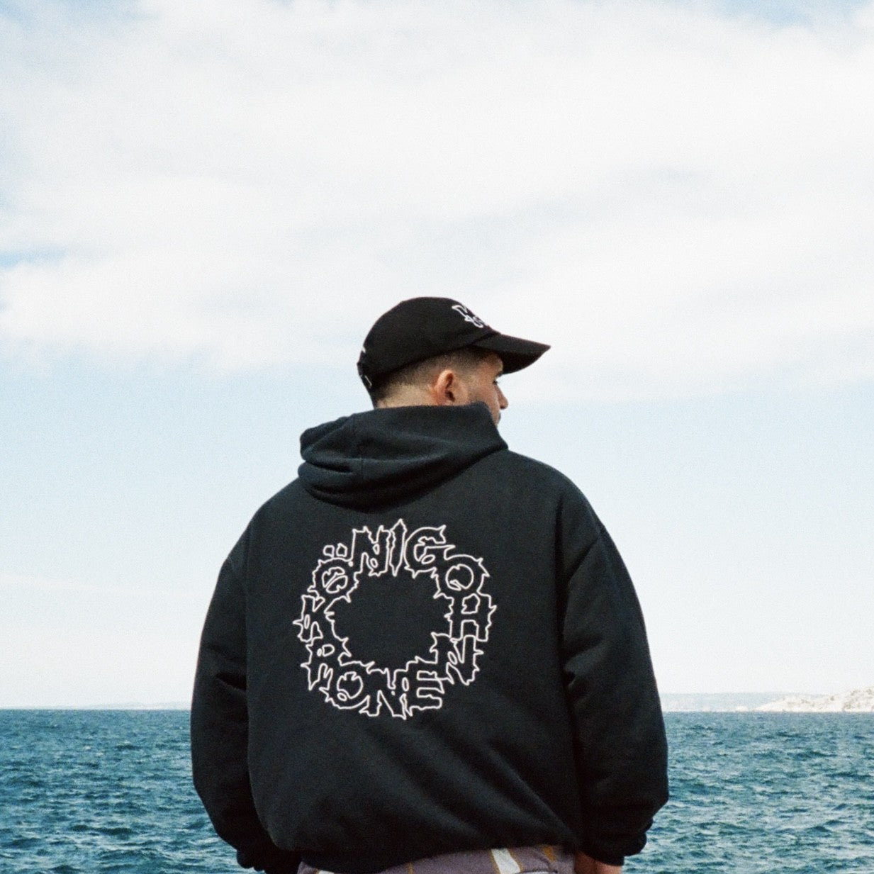 Vega KÖNIG OHNE KRONE Ltd. CD + „König ohne Krone“ Hoodie Bundle + Stick 422232
